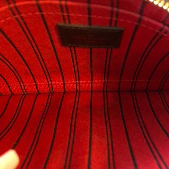 Louis Vuitton Damier Clutch/ Wristlet - Picture 6 of 6